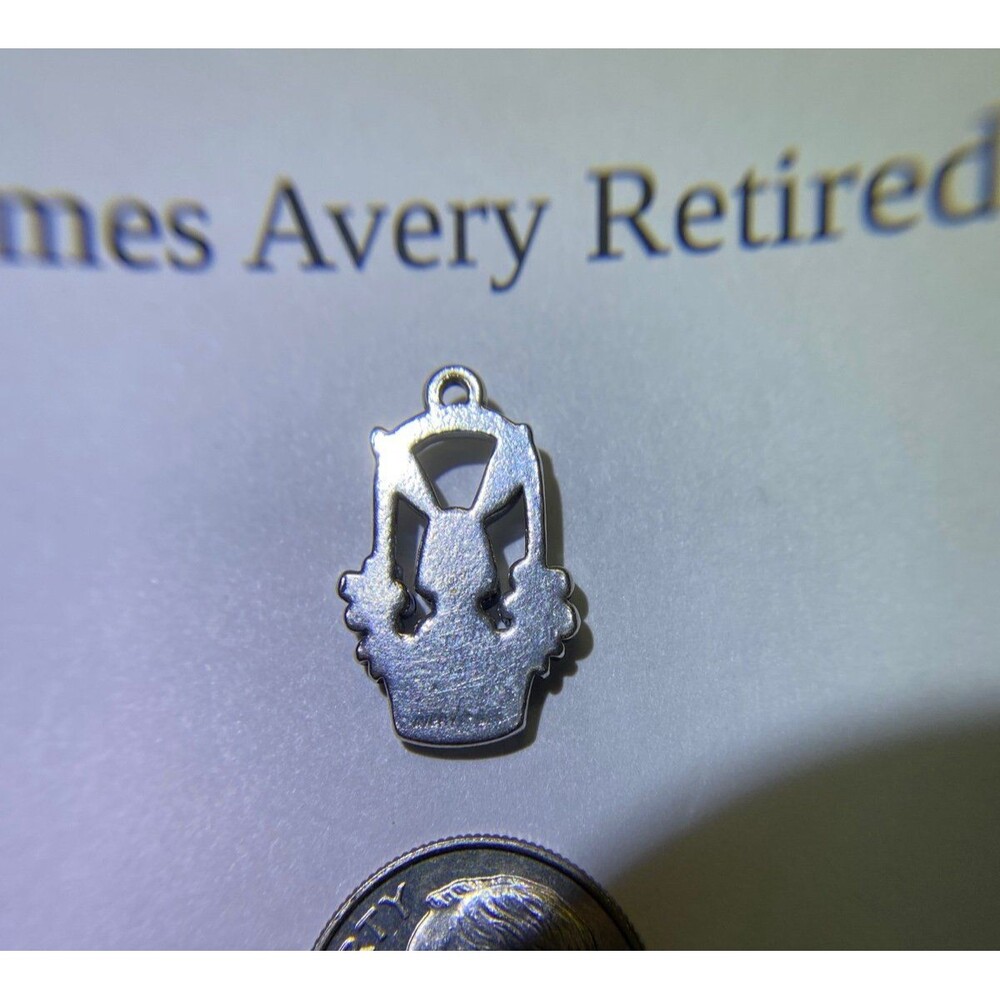 James Avery, Bunny in Easter Basket, RETIRED, RARE, Sterling Silver Charm, #82 - Picture 5 of 5